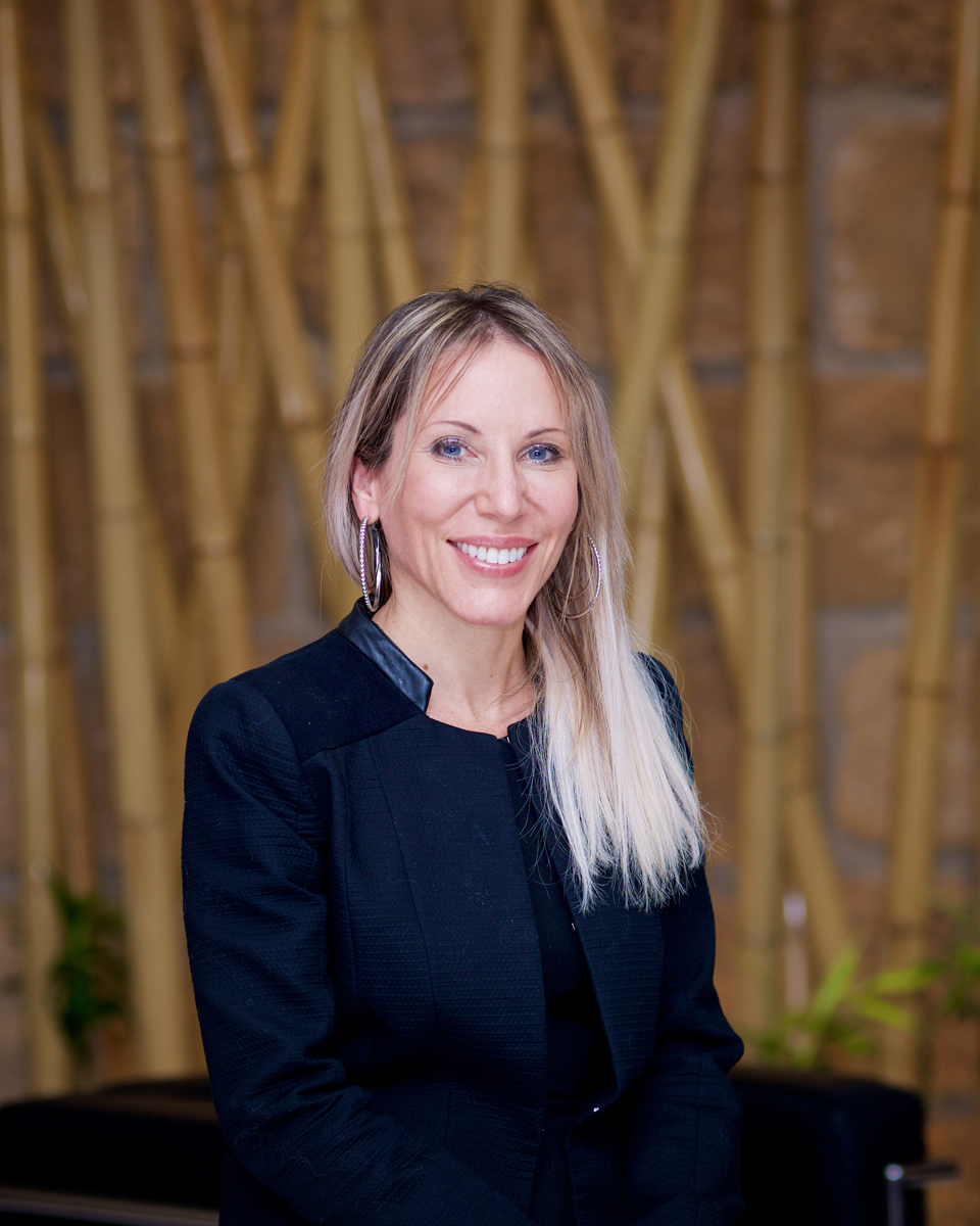 À propos du Dr. Carolyn Carbasse